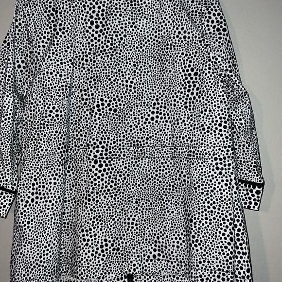 Chico’s black-and-white three-quarter sleeve, full zip, lightweight jacket - Picture 8 of 11